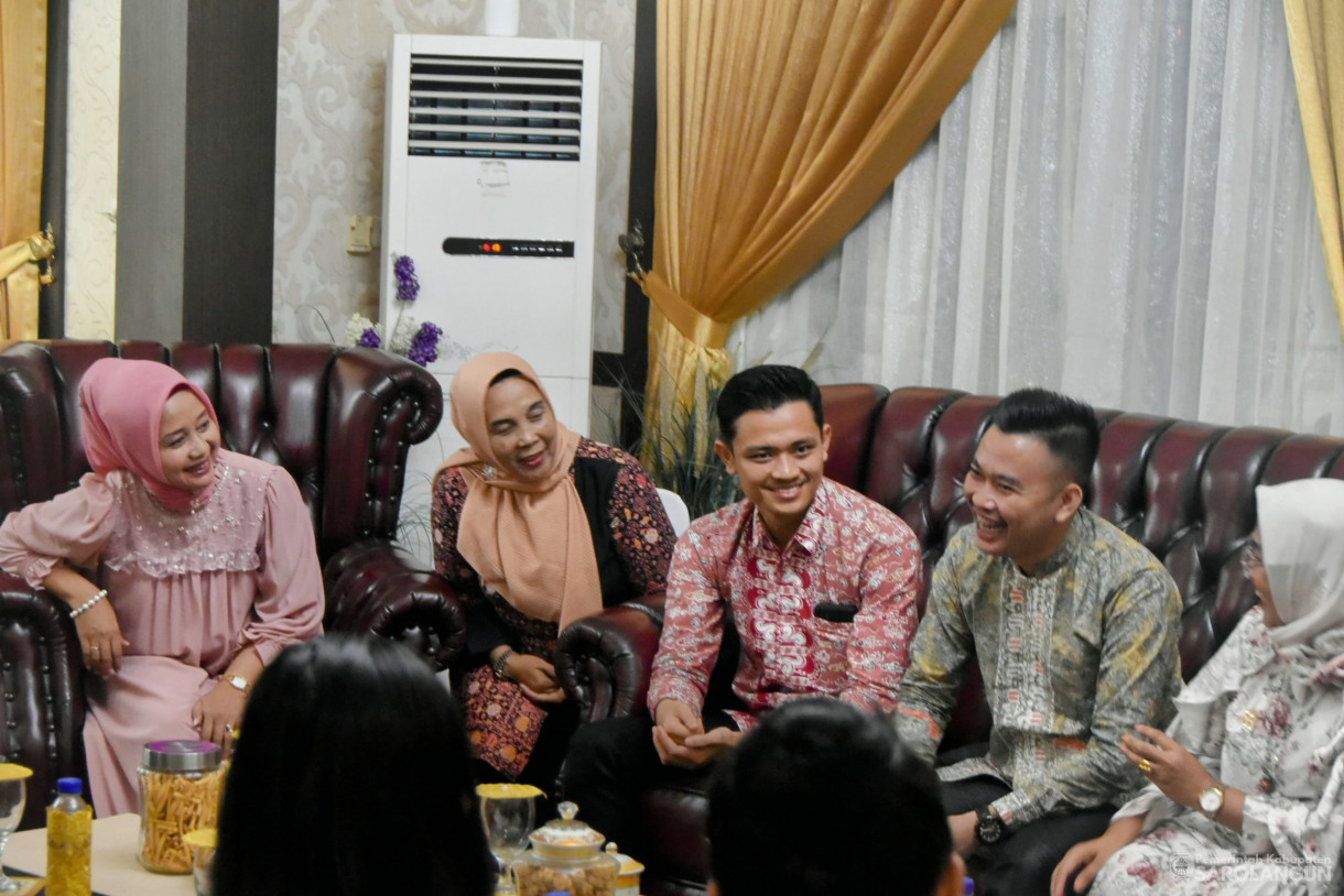 1 Juni 2024 -&nbsp;Makan Malam Bersama Finalis Bujang Gadis Kota Jambi Asal Sarolangun di Rumah Dinas Bupati Sarolangun