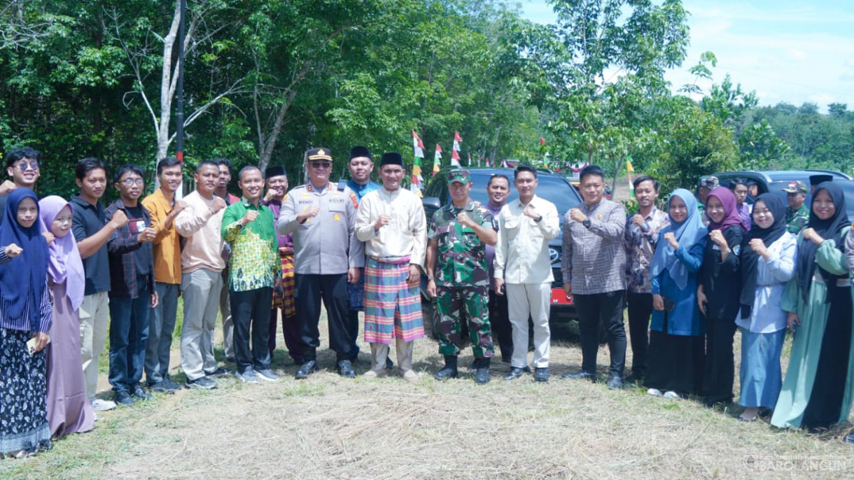 8 Oktober 2025 Bupati Sarolangun bersama Forkopimda Sarolangun Lakukan Penanaman Jagung Serentak Kuartal IV