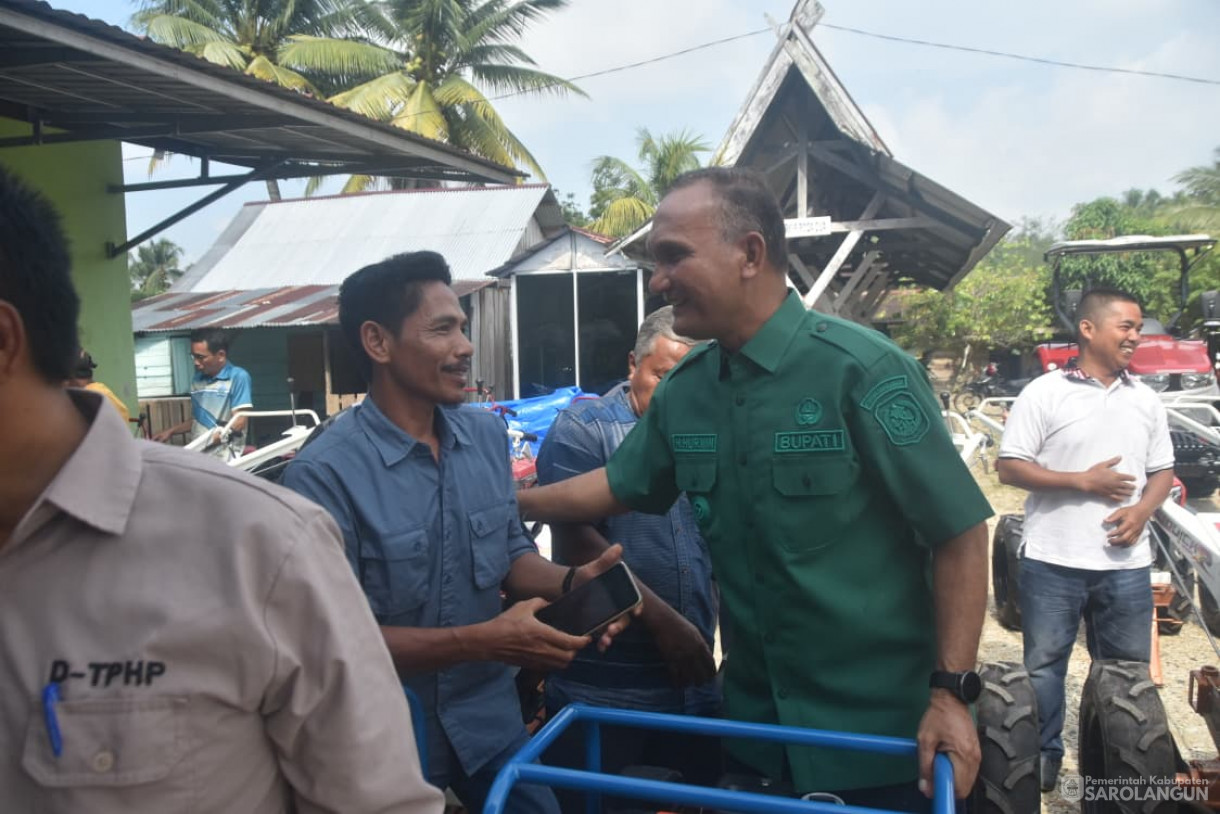 31 Oktober 2025 Penyerahan Secara Simbolis Alsintan Kepada Kelompok Tani Kabupaten Sarolangun