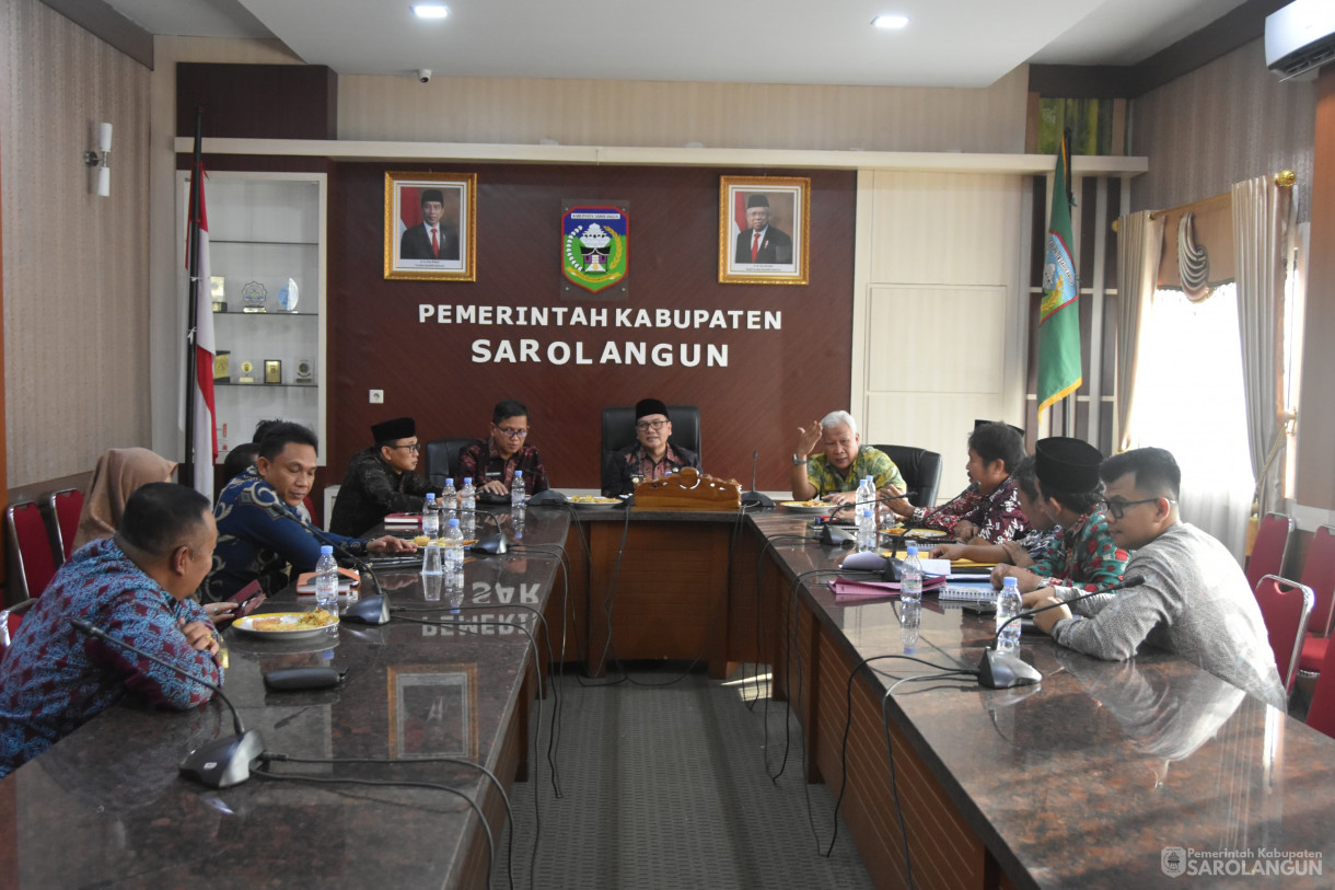 1 Februari 2024 - Rapat Membahas Tentang Belanja Tidak Terduga Di Ruang Pola Utama Kantor Bupati Sarolangun