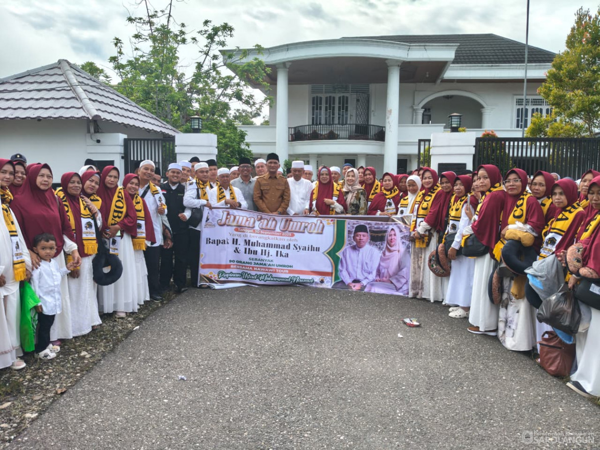 30 September 2025&nbsp; Pelepasan Jamaah Umroh Rombongan H. Muhammad Saihu Bertempat di Desa Pelawan