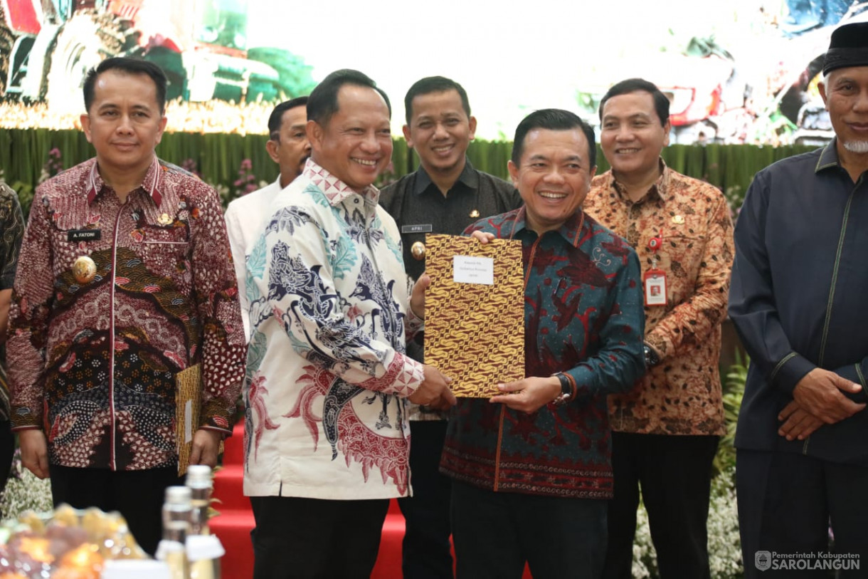 7 Juni 2024 -&nbsp;Rakor Pembahasan Perluasan Areal Tanam Sekaligus Penandatangan Nota Kesepahaman Antar Menteri Pertanian dengan Menteri Dalam Negeri di Auditorium Kementan Jakarta