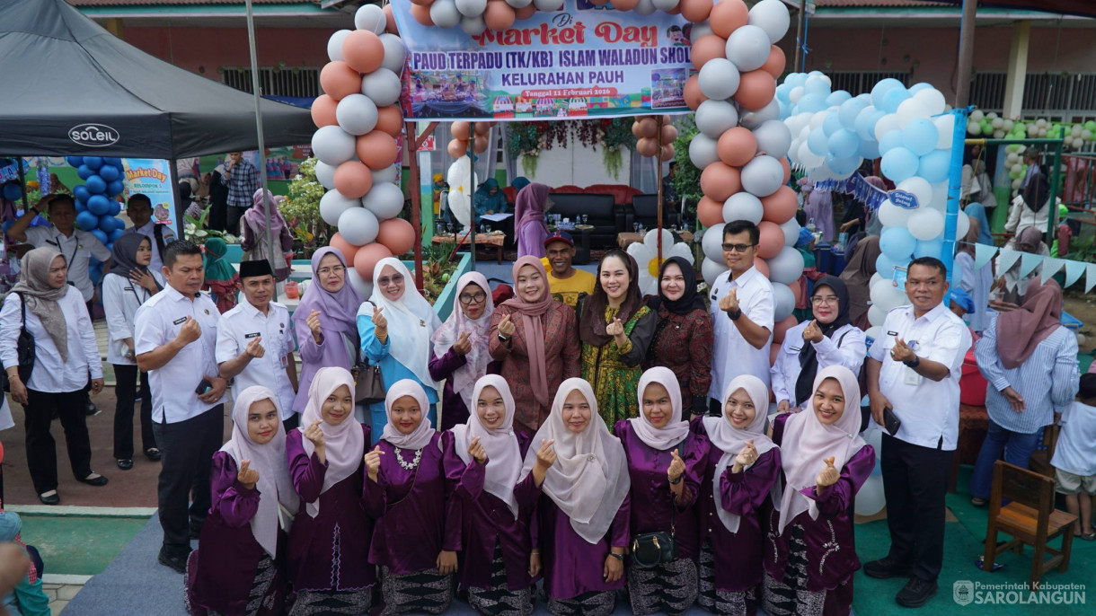 Market Day Oleh Peserta Didik TK Islam Waladun Sholihun Kecamatan Pauh