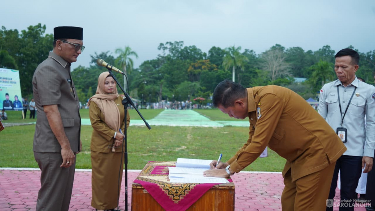 4 November 2025 Penyerahan SK Sekaligus Pimpin Sumpah Jabatan PPPK Tahap II Formasi 2024&nbsp;