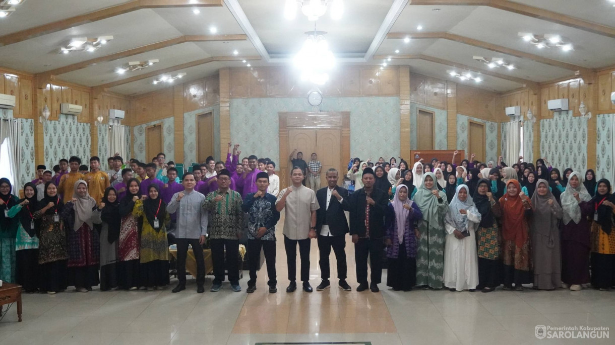 8 Maret 2026 Wakil bupati Sarolangun Membuka acara Spark Ramadhan 1447H. Pesantren kilat dan pelantikan pengurus FPRJ, kabupaten Sarolangun