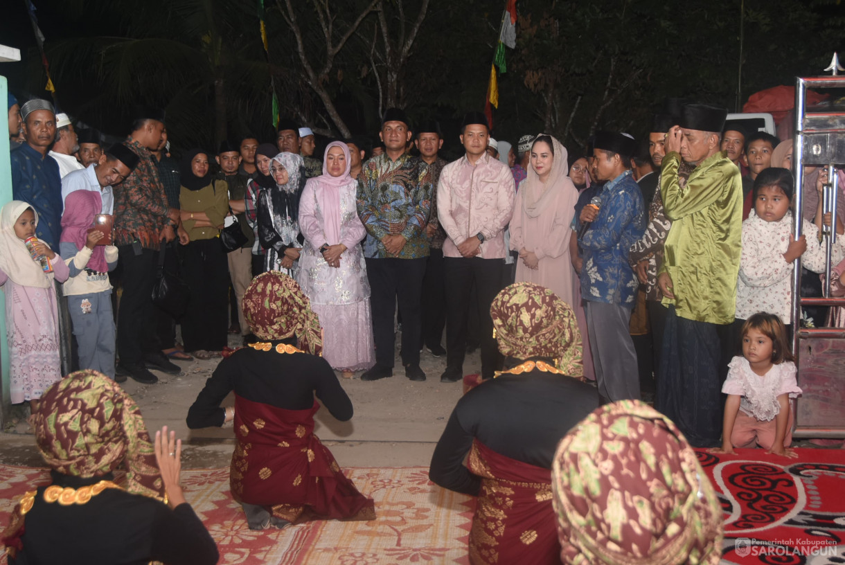 10 Mei 2025 -&nbsp;Penyambutan Bupati Sarolangun Beserta Rombongan Oleh Warga Desa Padang Jering Kecamatan Batang Asai