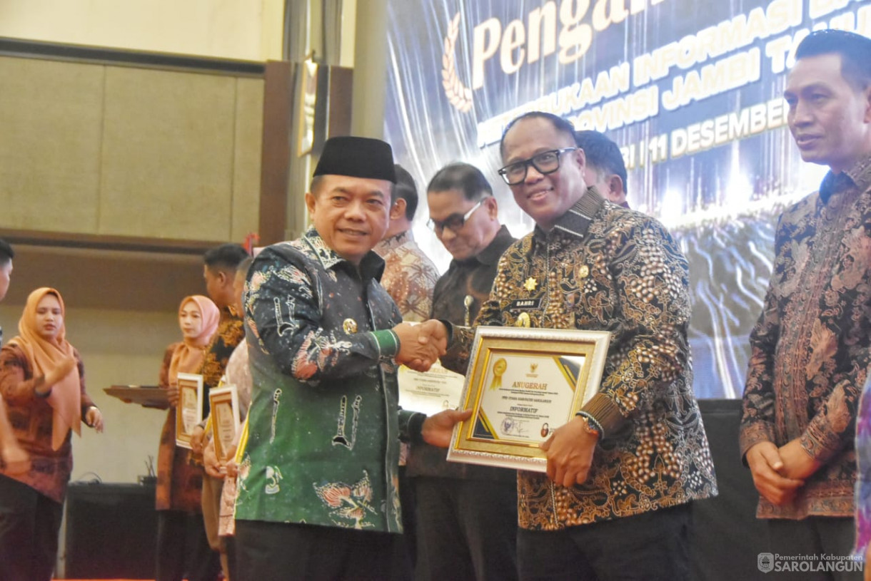 11 Desember 2024 - Penganugerahan Keterbukaan Informasi Badan Publik Se Provinsi Jambi, Bertempat di Ballroom Swissbell Hotel Jambi