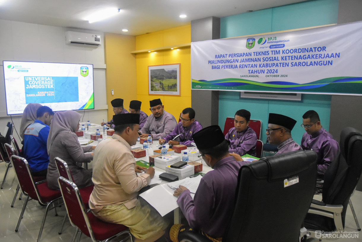 15 Oktober 2024 - Rapat Persiapan Teknis Tim Koordinator Perlindungan
 Jaminan Sosial Ketenagakerjaan Bagi Pekerja Rentan Kabupaten 
Sarolangun, Bertempat di Aula Bappeda Sarolangun