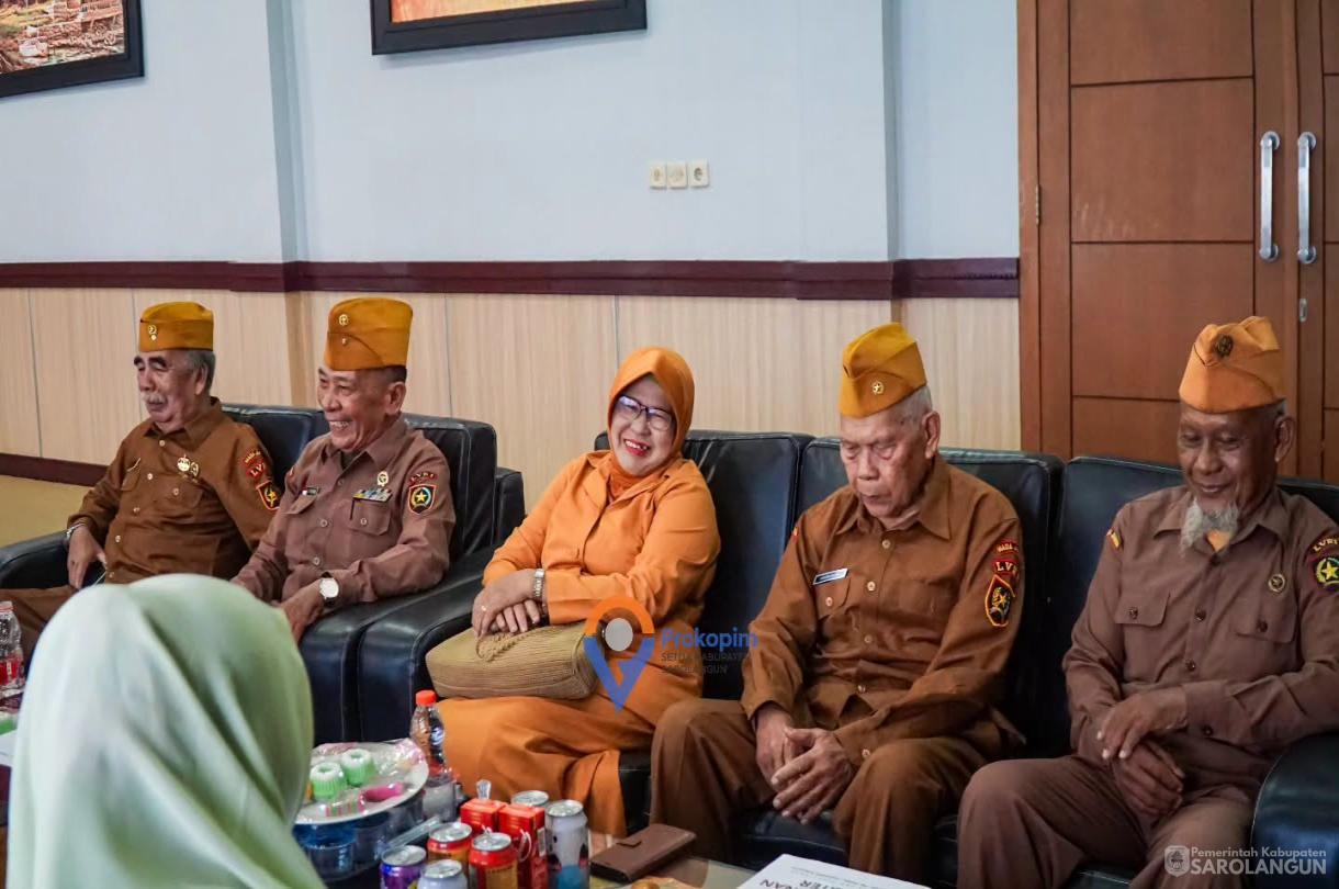 11 Agutstus 2026 Audiensi dengan Legium Veteran Republik Indonesia dan Pengurus Daerah Pemuda Panca Marga Provinsi Jambi di Ruang Kerja Wakil Bupati Sarolangun