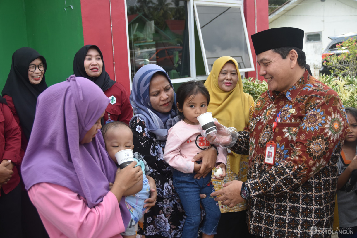 18 April 2024 - Penyerahan Bantuan Untuk Keluarga Berisiko Stunting Dari Bapak Asuh Anak Stunting Di Puskesmas Pauh