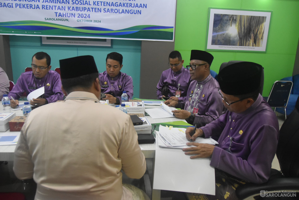 15 Oktober 2024 - Rapat Persiapan Teknis Tim Koordinator Perlindungan
 Jaminan Sosial Ketenagakerjaan Bagi Pekerja Rentan Kabupaten 
Sarolangun, Bertempat di Aula Bappeda Sarolangun