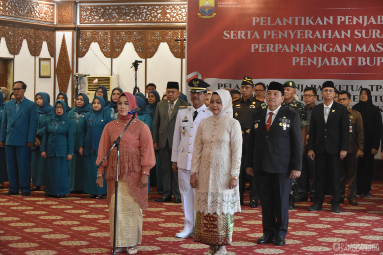 22 Mei 2024 -  Pelantikan Pengukuhan Dan Penyerahan SK Penjabat Bupati Sarolangun Di Auditorium Rumah Dinas Gubernur Jambi