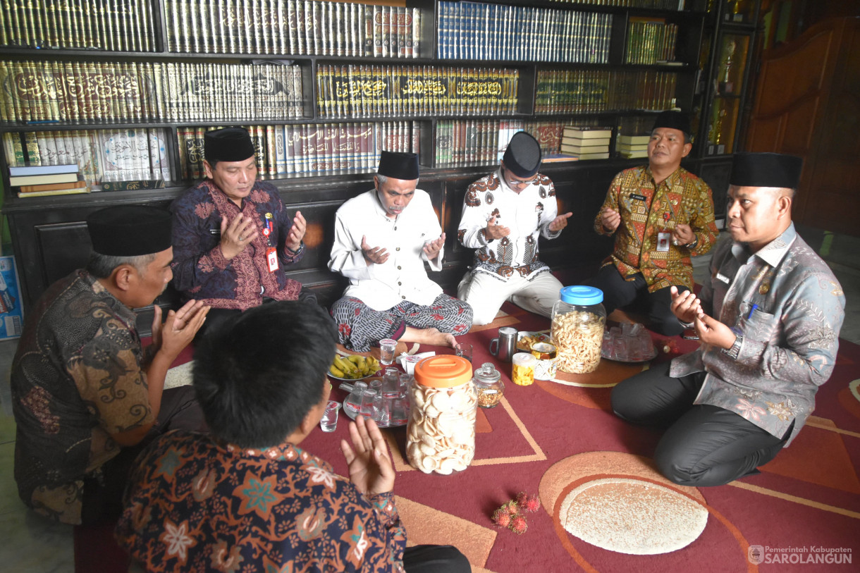 11 januari 2024 - Mengunjungi Pondok Pesantren Ihyaul Ulum Desa Pelawan Jaya