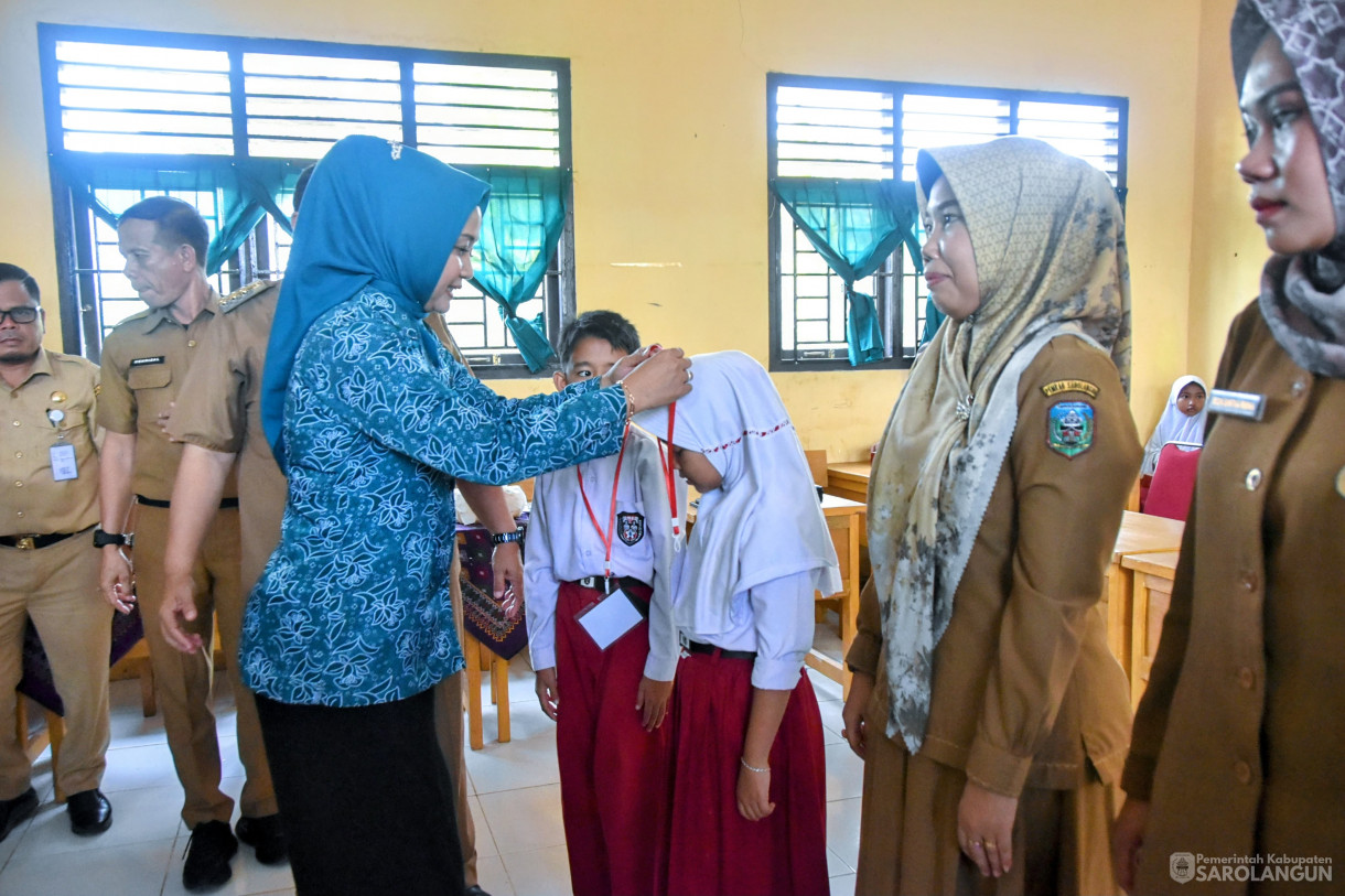 21 Nov 2023 - Penjabat Bupati Sarolangun Menghadiri dan Membuka Secara Resmi Pelatihan Peningkatan Kompetensi Numerasi Dengan Metode GASING Tahun 2023 Bagi Anak Sekolah Dasar dan Guru Pemdamping Se Kec. Sarolangun, diaula SKB SMP 36 Sarolangun