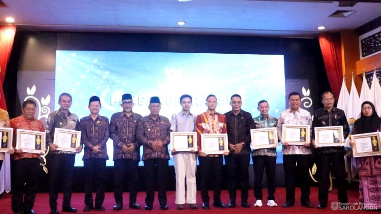 Malam penganugerahan PPID keterbukaan informasi Publik Tingkat Kab kota Provinsi Jambi Tahun 2025