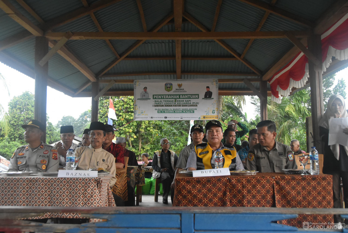 9 Agustus 2024 -&nbsp;Penyerahan Bantuan Kepada Mustahiq Warga Desa Pulau Buayo Program Baznas Sarolangun Sekaligus Pembukaan Turnamen Bola Voli Putri Dalam Rangka Menyambut Hari Kemerdekaan Indonesia, Bertempat di Desa Pulau Buayo kecamatan Bathin VII