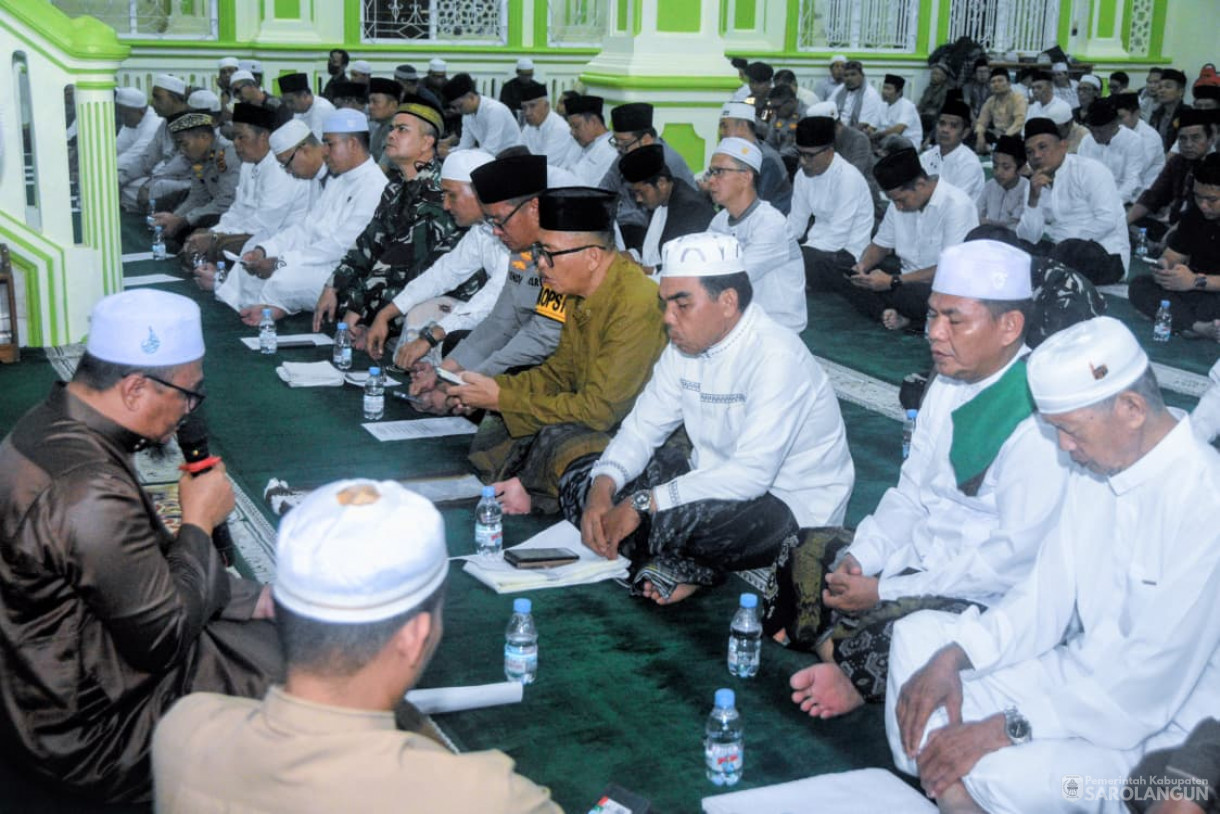 31 Desember 2025 Sholat Maghrib Berjamaah dilanjutkan Yasinan, Dzikir, dan Doa Bersama Tahun Baru 2026 Masehi di Masjid Alfalah Sarolangun