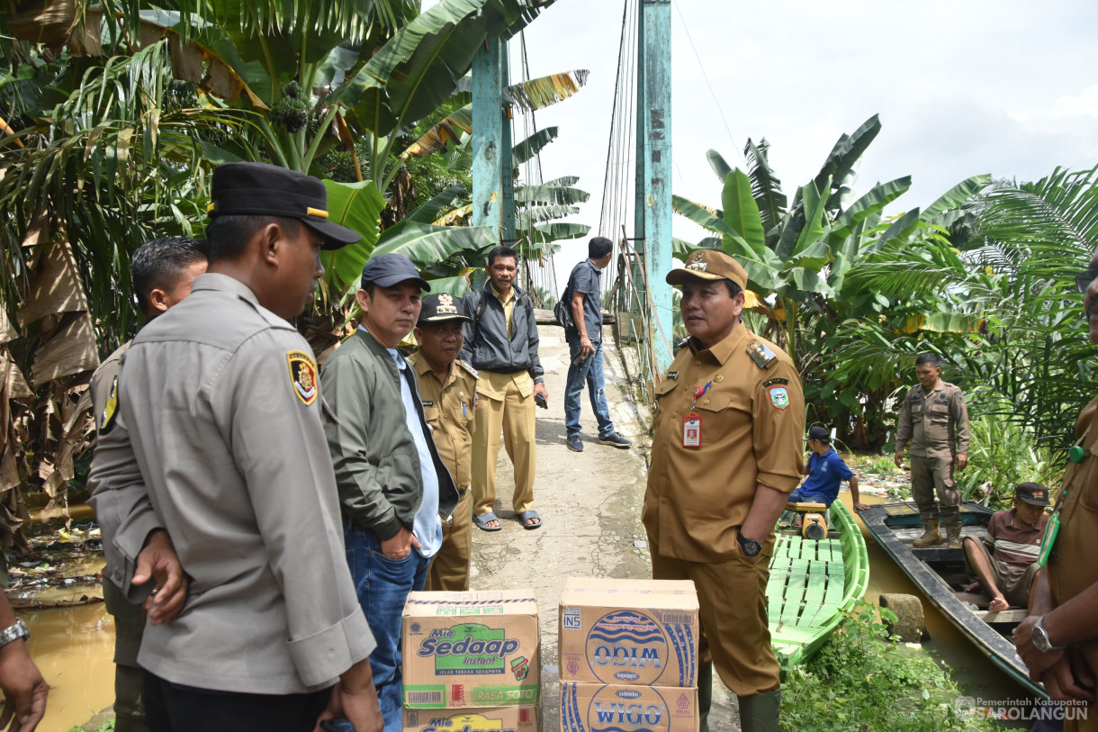 16 Januari 2024 - Meninjau Lokasi Terdampak Banjir Di Kecamatan Mandiangin