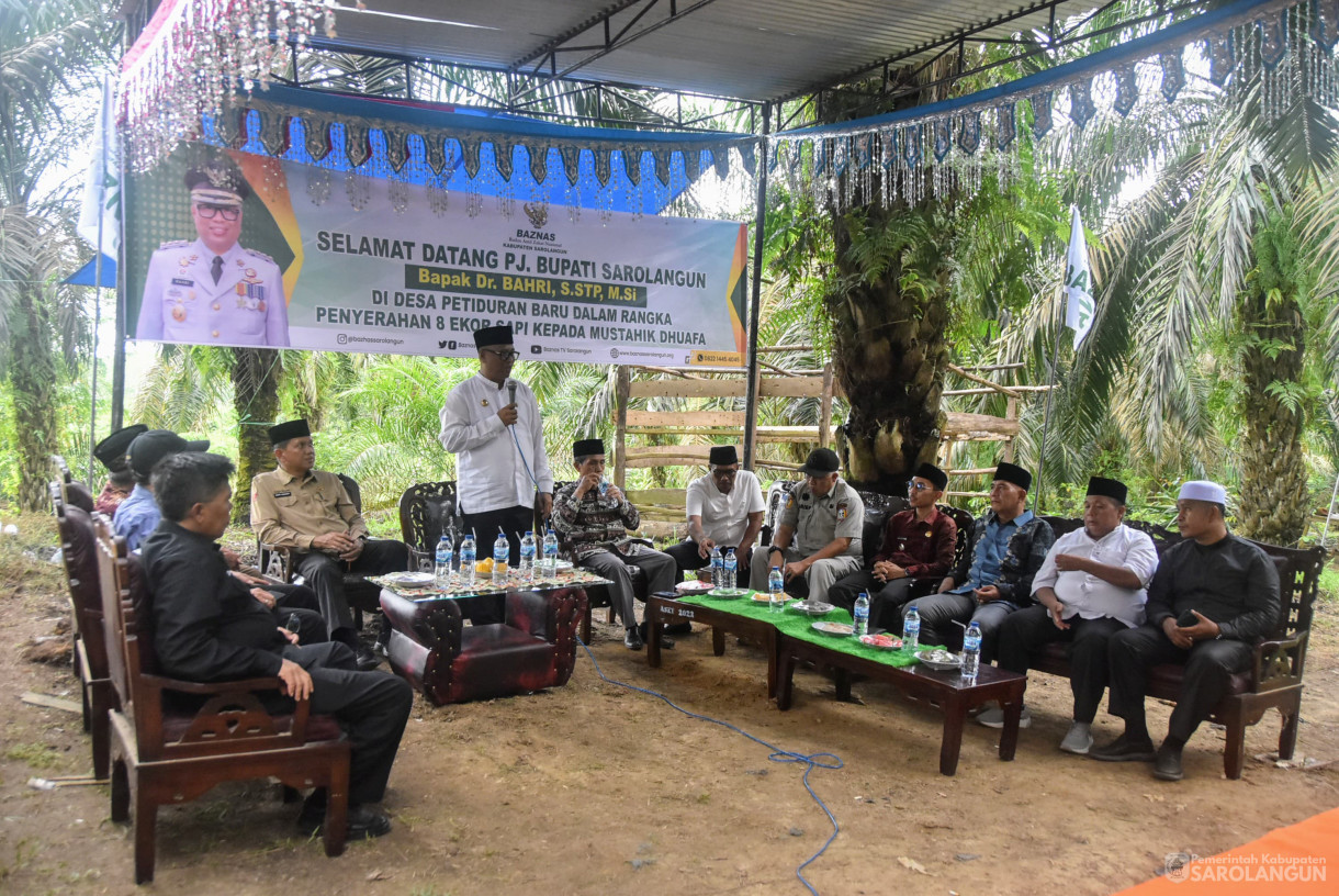 11 Oktober 2024 -&nbsp;Penyerahan 8 Ekor Sapi, Kambing, dan Launching Kotak Infaq Program Baznas Kepada Mustahik Dhuafa, Bertempat di Desa Petiduran Baru Kecamatan Mandiangin Timur