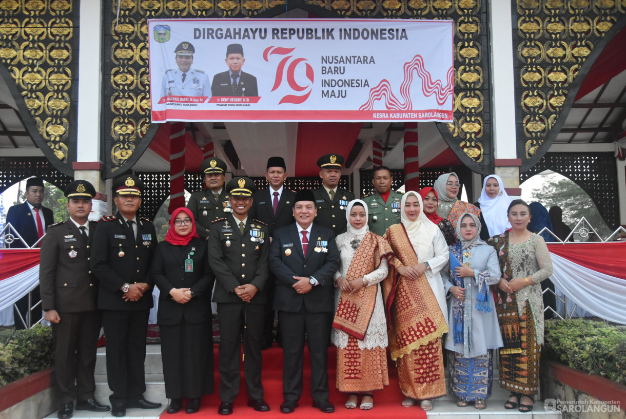17 Agustus 2024 -&nbsp;Upacara Penurunan Bendera Merah Putih Dalam Rangka HUT RI Ke 79, Bertempat di Lapangan Gunung Kembang Sarolangun