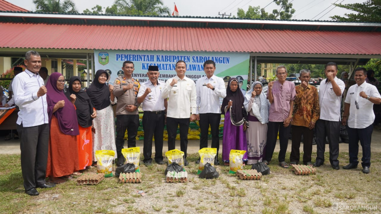 5 November 2025 Penyerahan Sembako Penanggulangan Inflasi dan Kemiskinan Ekstrin