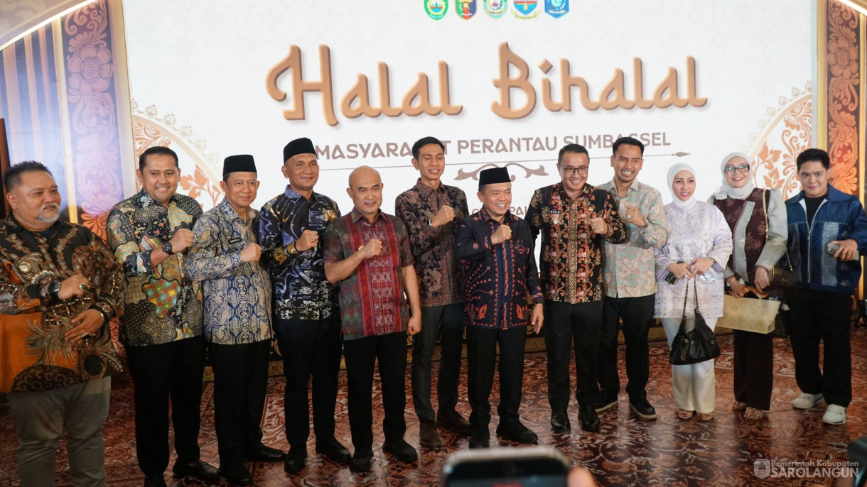 25 April 2026 Bupati Sarolangun menghadiri acara Halal Bihalal Masyarakat Perantau Sumbagsel di Griya Agung Jalan Demang Lebar Daun Kota Palembang