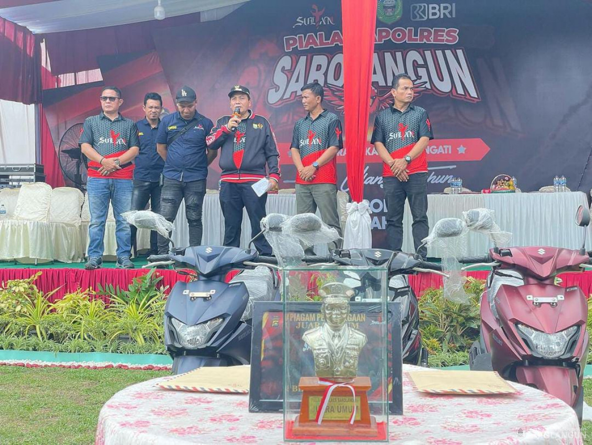 29 Oktober 2023 - Penjabat Bupati Sarolangun Menghadiri Lomba Dan Pameran Seni Burung Berkicau Piala Kapolres Di Lapangan Polsek Sarolangun