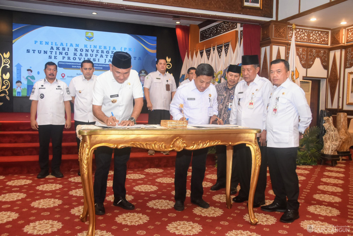 2 Juli 2025 -&nbsp;Pemkab Sarolangun Raih Juara I Penilaian Kinerja Aksi Konvergensi Stunting Kabupaten Kota se Provinsi Jambi