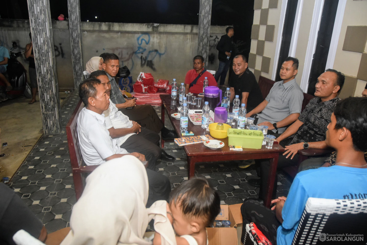 9 Juli 2025 -&nbsp;Meninjau dan Penyerahan Bantuan Rumah Warga Korban Kebakaran di Desa Monti Kecamatan Limun