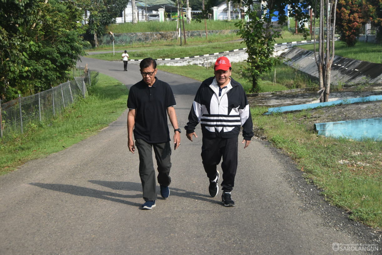 21 Juni 2024 -  Jalan Santai  Dan Olahraga Di Komplek Perkantoran Gunung Kembang Sarolangun