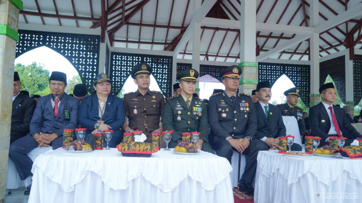 Upacara Peringatan Hari Sumpah Pemuda di Lapangan Gunung Kembang Sarolangun