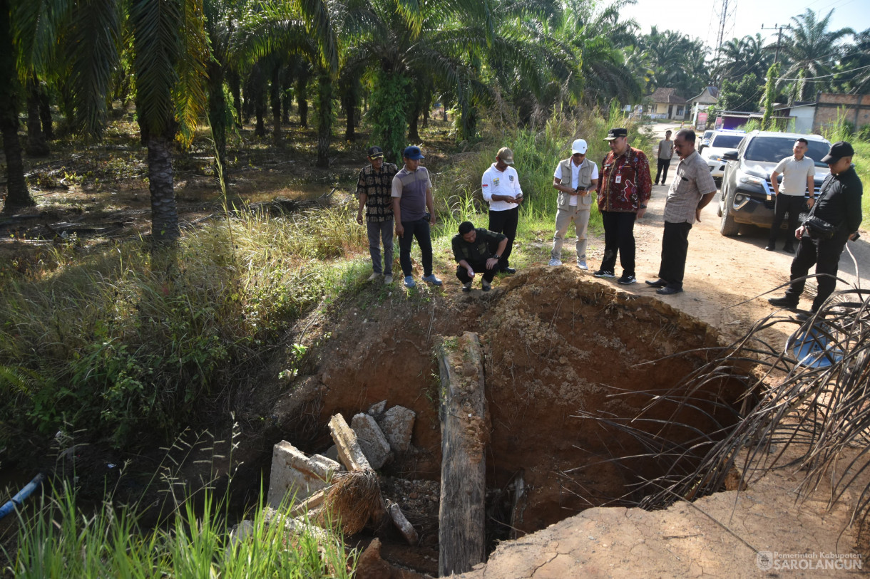 4 Februari 2024 - Meninjau Jalan Rusak Di Desa Bukit Suban Kecamatan Air Hitam