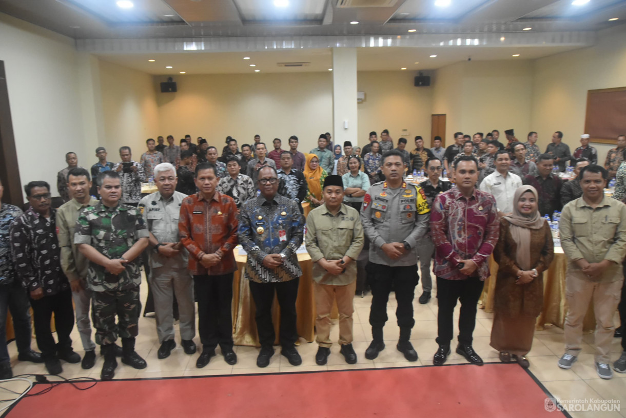 16 November 2024 - Rapat Koordinasi Netralitas Camat, Lurah Dan Kepala Desa Se Kabupaten Sarolangun, Bertempat di Aula Hotel Abadi Sarolangun