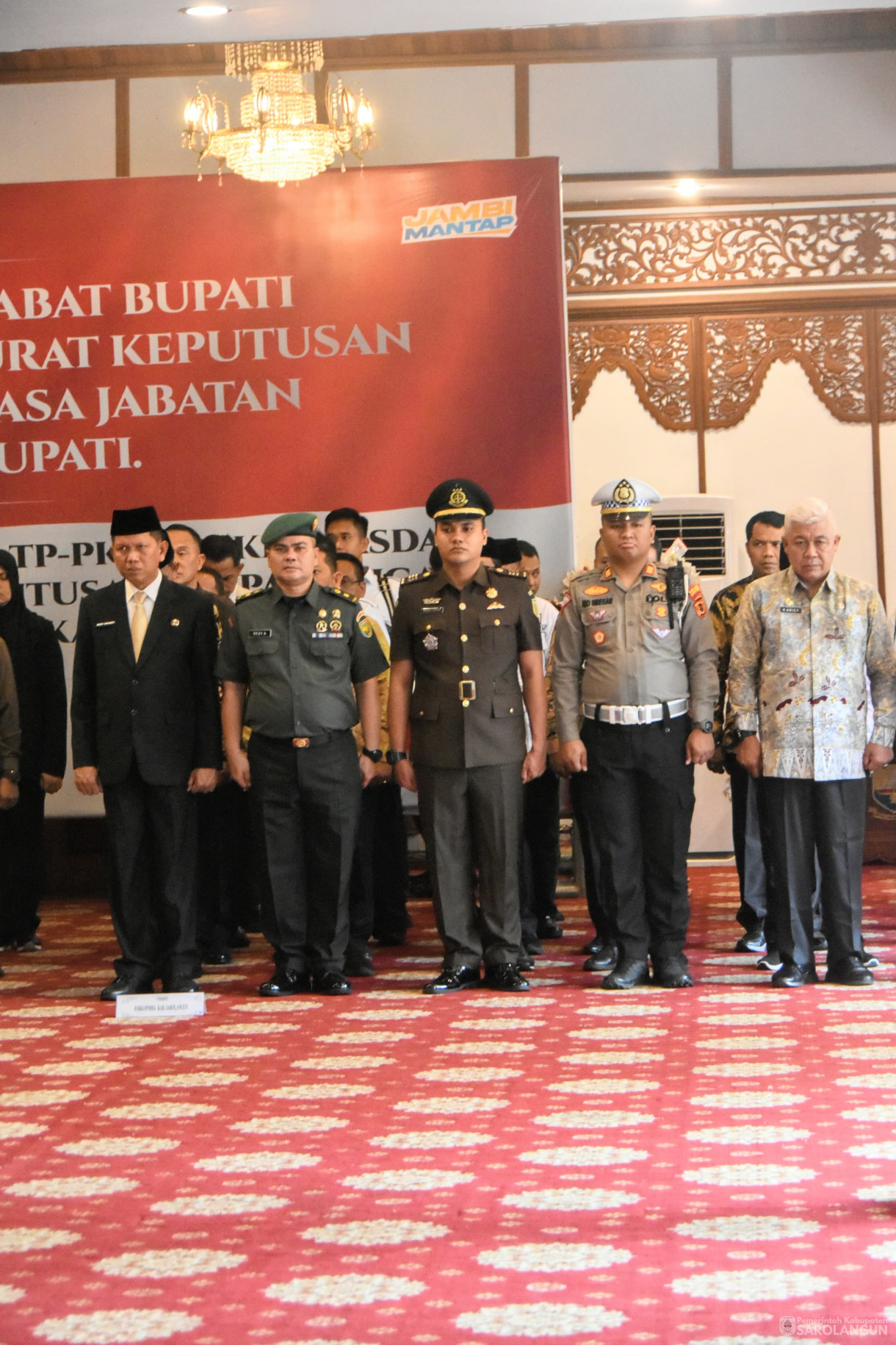 22 Mei 2024 -  Pelantikan Pengukuhan Dan Penyerahan SK Penjabat Bupati Sarolangun Di Auditorium Rumah Dinas Gubernur Jambi