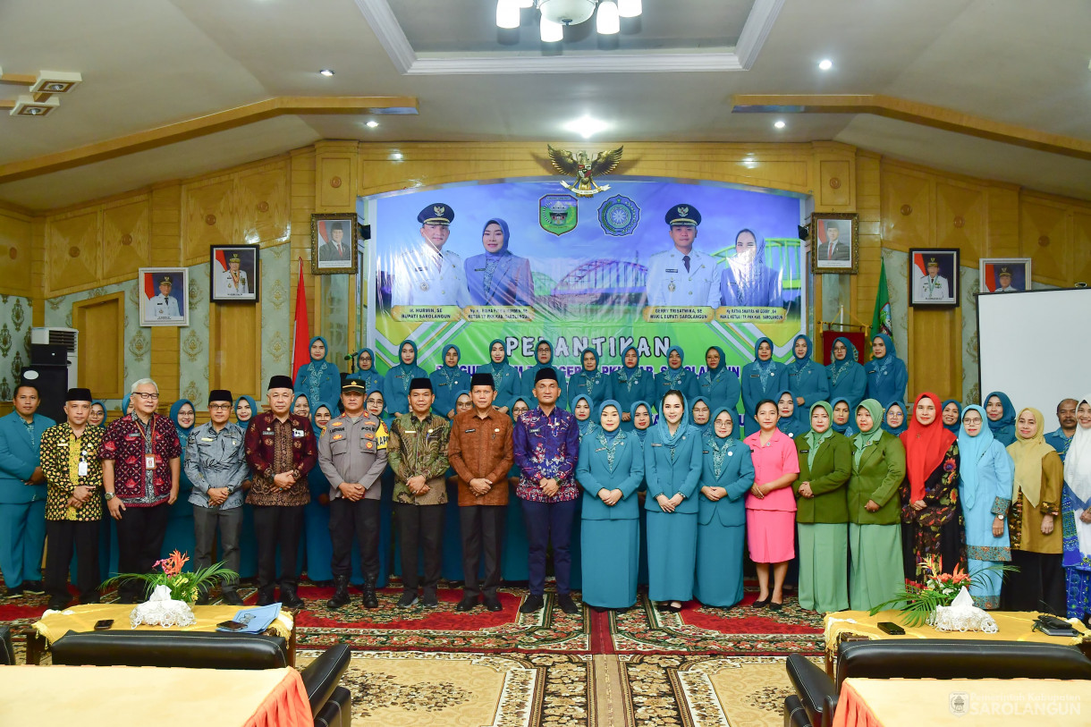 27 Maret 2025 -&nbsp;Pelantikan Pengurus TP PKK Kabupaten Sarolangun Periode Tahun 2025 sd 2030 Oleh Ketua TP PKK Kabupaten Sarolangun Bertempat di Ruang Aula Utama Kantor Bupati Sarolangun