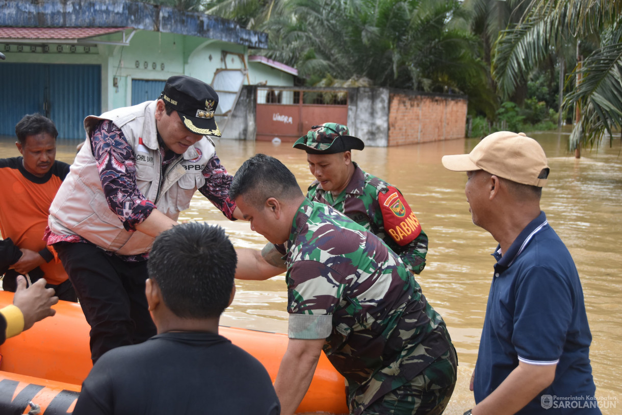 12 Januari 2024 - Meninjau Lokasi Terdampak Banjir Di Desa Baru Kecamatan Sarolangun