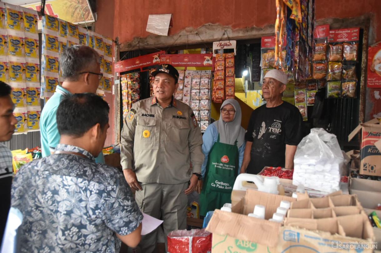 22 September 2023 - Penjabat Bupati Sarolangun Melakukan Operasi Pasar di Pasar Atas Sarolangun