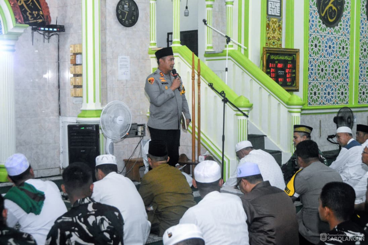 31 Desember 2025 Sholat Maghrib Berjamaah dilanjutkan Yasinan, Dzikir, dan Doa Bersama Tahun Baru 2026 Masehi di Masjid Alfalah Sarolangun