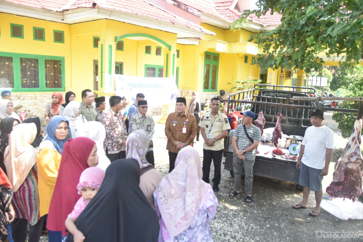 04 April 2024 - Operasi Pasar Murah Daging Kerbau Di Kantor Camat Sarolangun