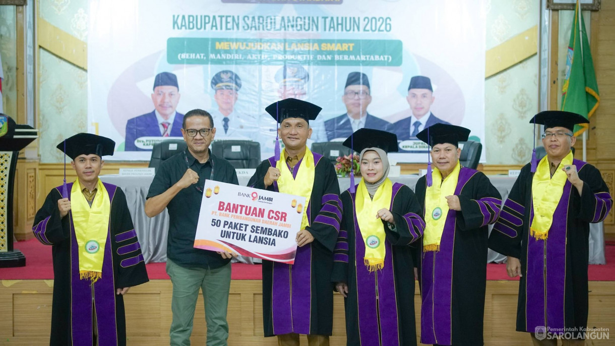 24 Februari 2026&nbsp;Santunan Baznas dan Bantuan CSR Bank Jambi pada Acara Wisuda Sekolah Lansia Sarolangun di Aula Utama Kantor Bupati Sarolangun