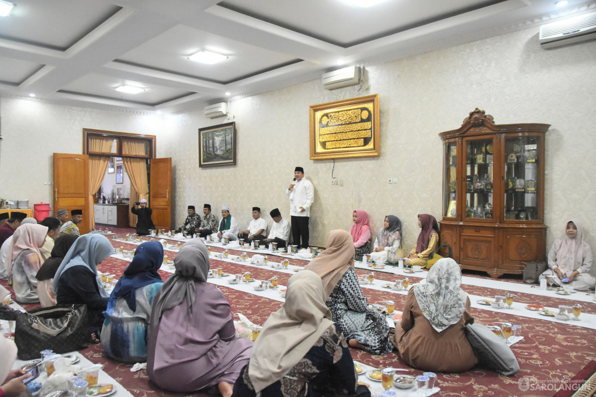 02 April 2024 - Buka Bersama Tenaga Kesehatan RSUD Chatib Quzwein, Apdesi Dan Pabpdsi Di Rumah Dinas Bupati Sarolangun