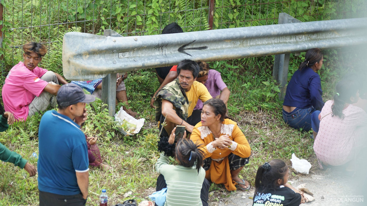 17 April 2026 Bupati Sarolangun Bersama Jajaran Forkopimda, Tokoh Adat, Tokoh Masyarakat Melaksanakan Rapat Penyelesaian Konflik Antara PT. SAL dan Warga Suku Anak Dalam di Ruang Pola utama Kantor Bupati Sarolangun