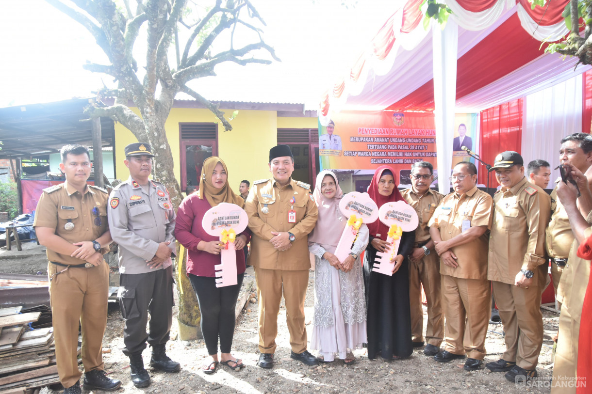 5 Maret 2024 - Peresmian Rumah Layak Huni Melalui Dana Fiskal Pemerintah Pusat Untuk Penanganan Kemiskinan Ekstrim Di Desa Tanjung Kecamatan BATHIN VIII