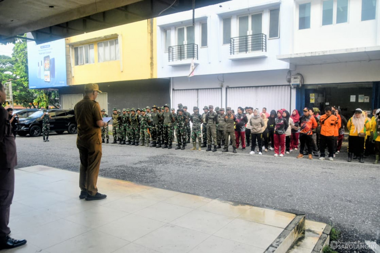 Sidak Harga Sembako di Pasar Sarolangun Dalam Rangka Hari Natal Tahun 2025 dan Tahun Baru 2026 Sekaligus Jumat Bersih Bersama TNI Dalam Rangka Hari Juang Infanteri Ke 77 Tahun 2025