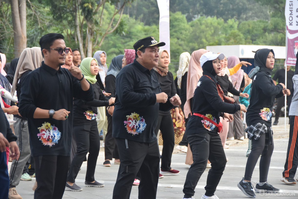 24 Desember 2023 - Senam Sehat Bersama KPU Dalam Rangka Sosialisasi Pemilu Tahun 2024 Di Lapangan Gunung Kembang Sarolangun