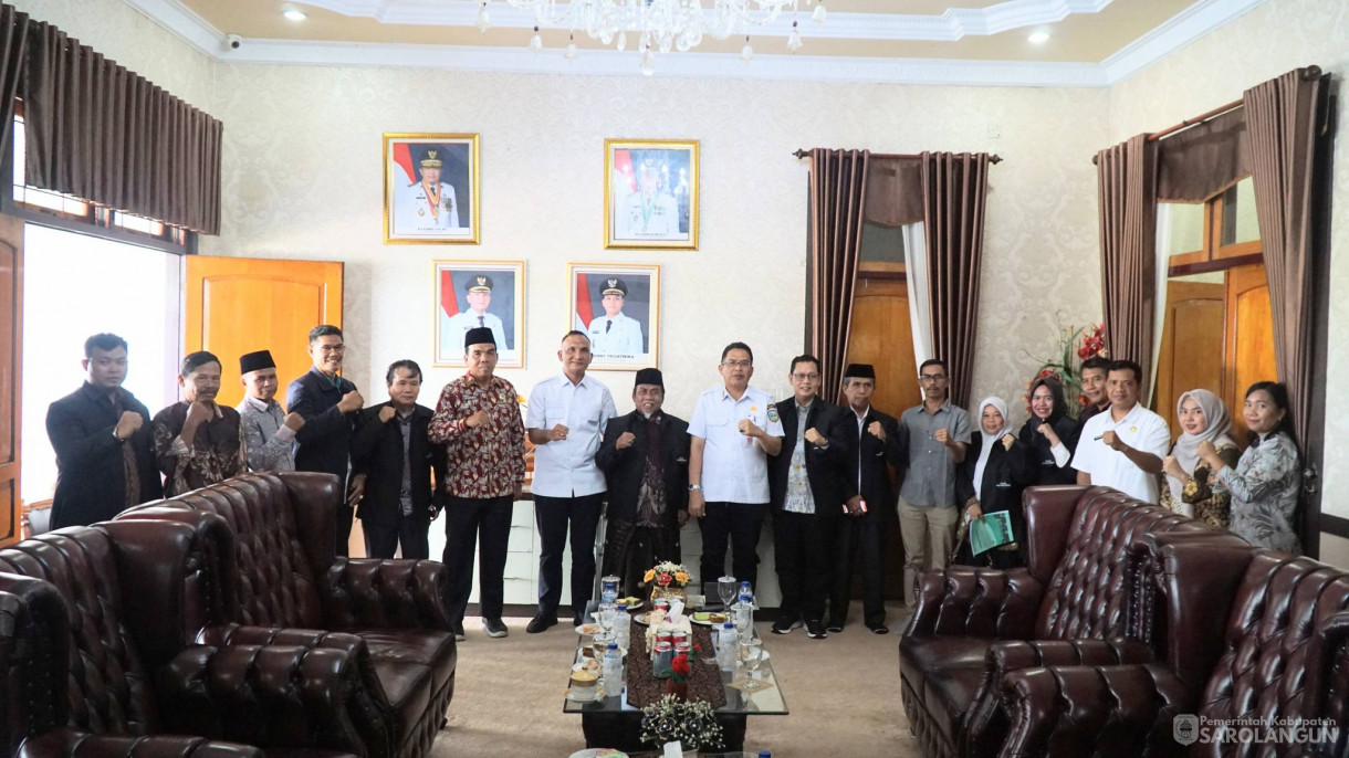 6 Mei 2026 Audiensi dengan Forum Kerukunan Umat Beragama Kabupaten Sarolangun dengan Bupati Sarolangun di Rumah Dinas Bupati Sarolangun