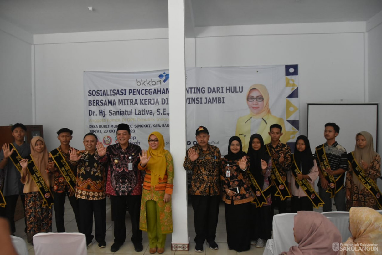 20 Oktober 2023 - Penjabat Bupati Sarolangun Menghadiri Sosialisasi Pencegahan Stunting Dari Hulu Bersama Mitra Kerja Di Provinsi Jambi di Desa Pasar Singkut