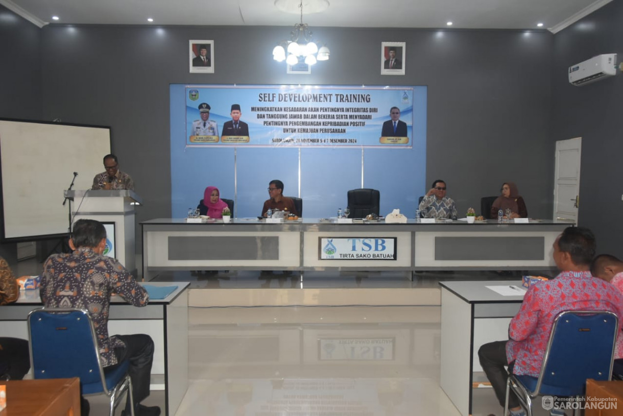28 November 2024 - Pembukaan Diklat Self Development Pengembangan Diri Karyawan Perumda Tirta Sako Batuah Kabupaten Sarolangun
