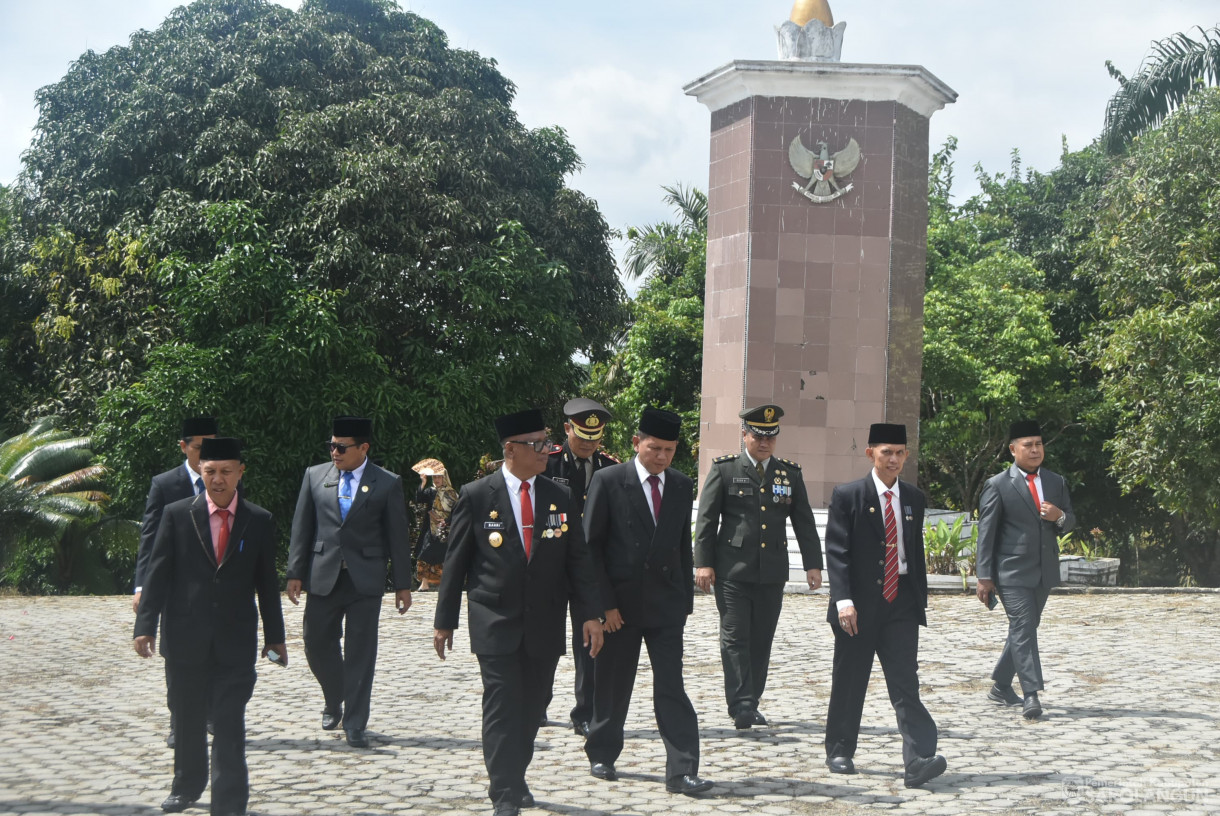 10 November 2024 -&nbsp;Ziarah Taman Makam Pahlawan Kabupaten Sarolangun