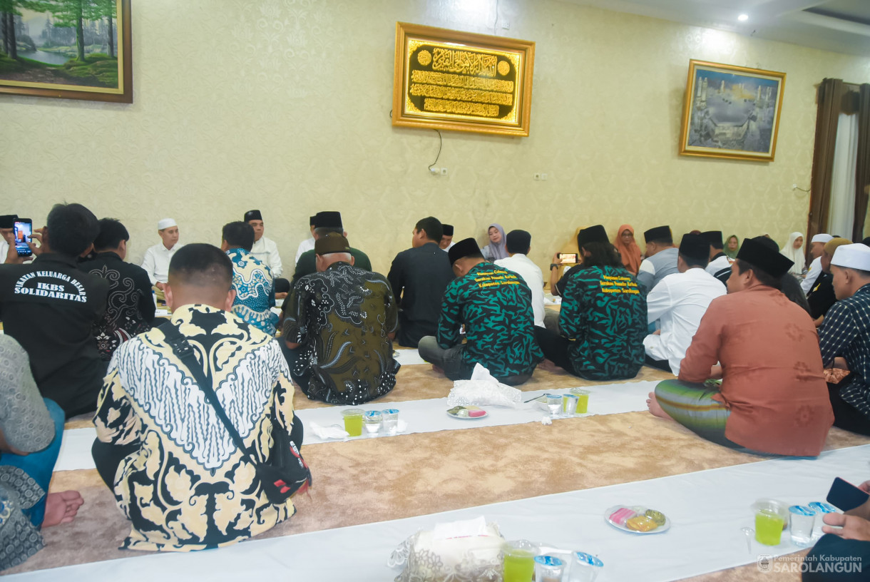 28 Maret 2025 - Buka Bersama Wartawan, LSM, dan OKP SeKabupaten Sarolangun Bertempat di Rumah Dinas Bupati Sarolangun&nbsp;